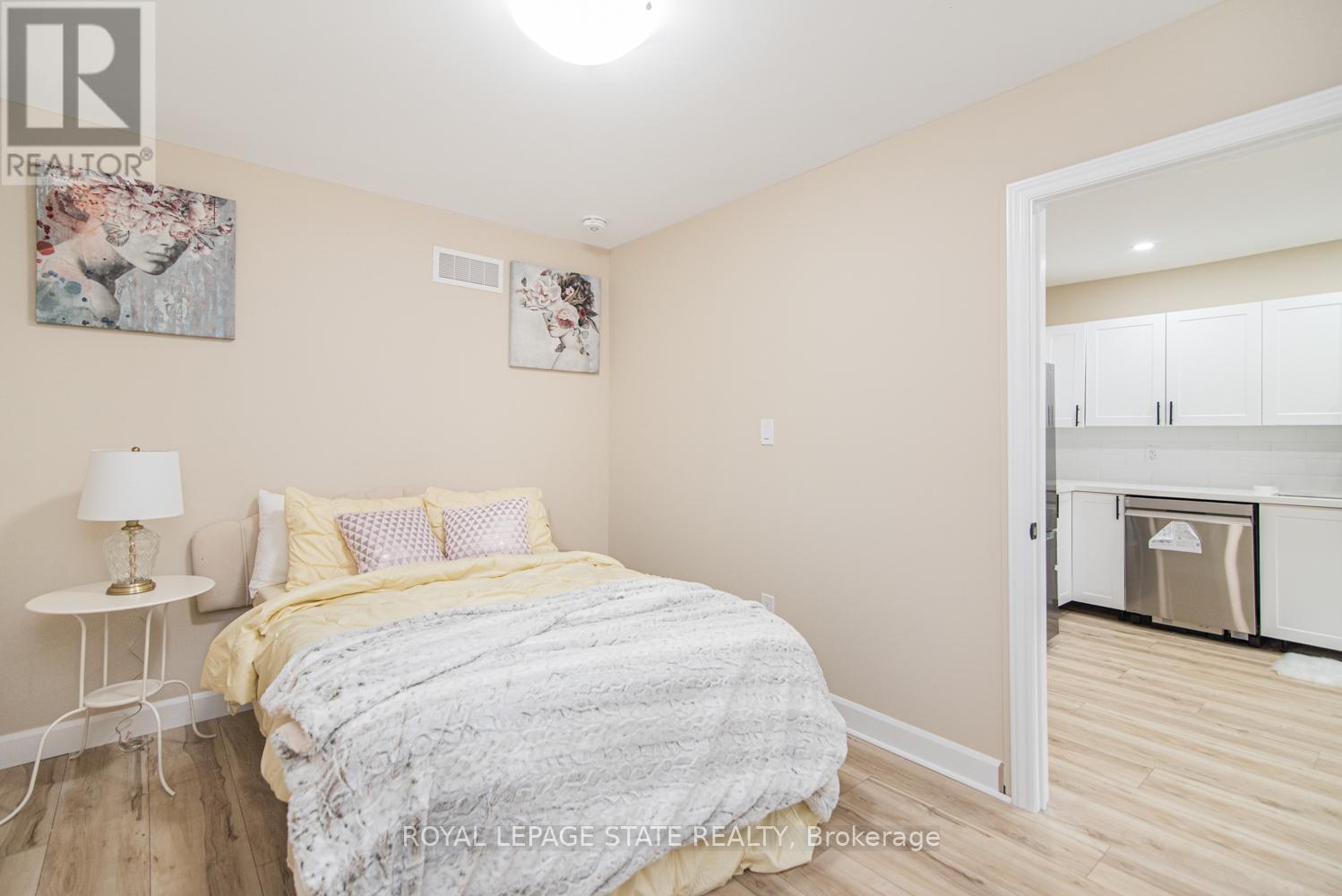 330 Fairfield Avenue, Hamilton, Ontario  L8H 5H8 - Photo 16 - X12550804