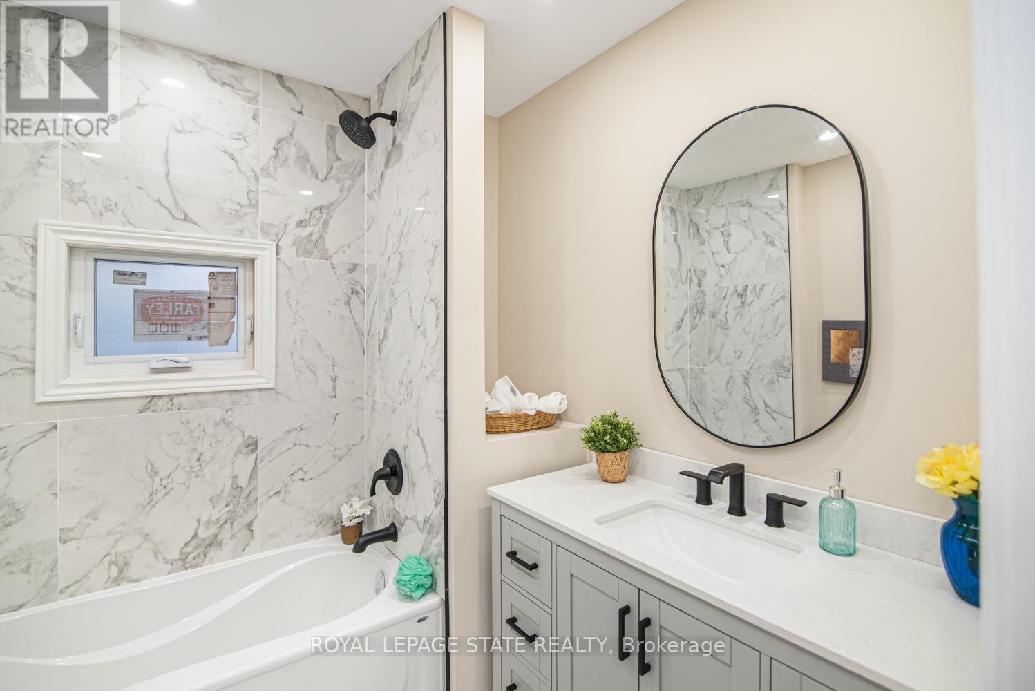 330 Fairfield Avenue, Hamilton, Ontario  L8H 5H8 - Photo 23 - X12550804