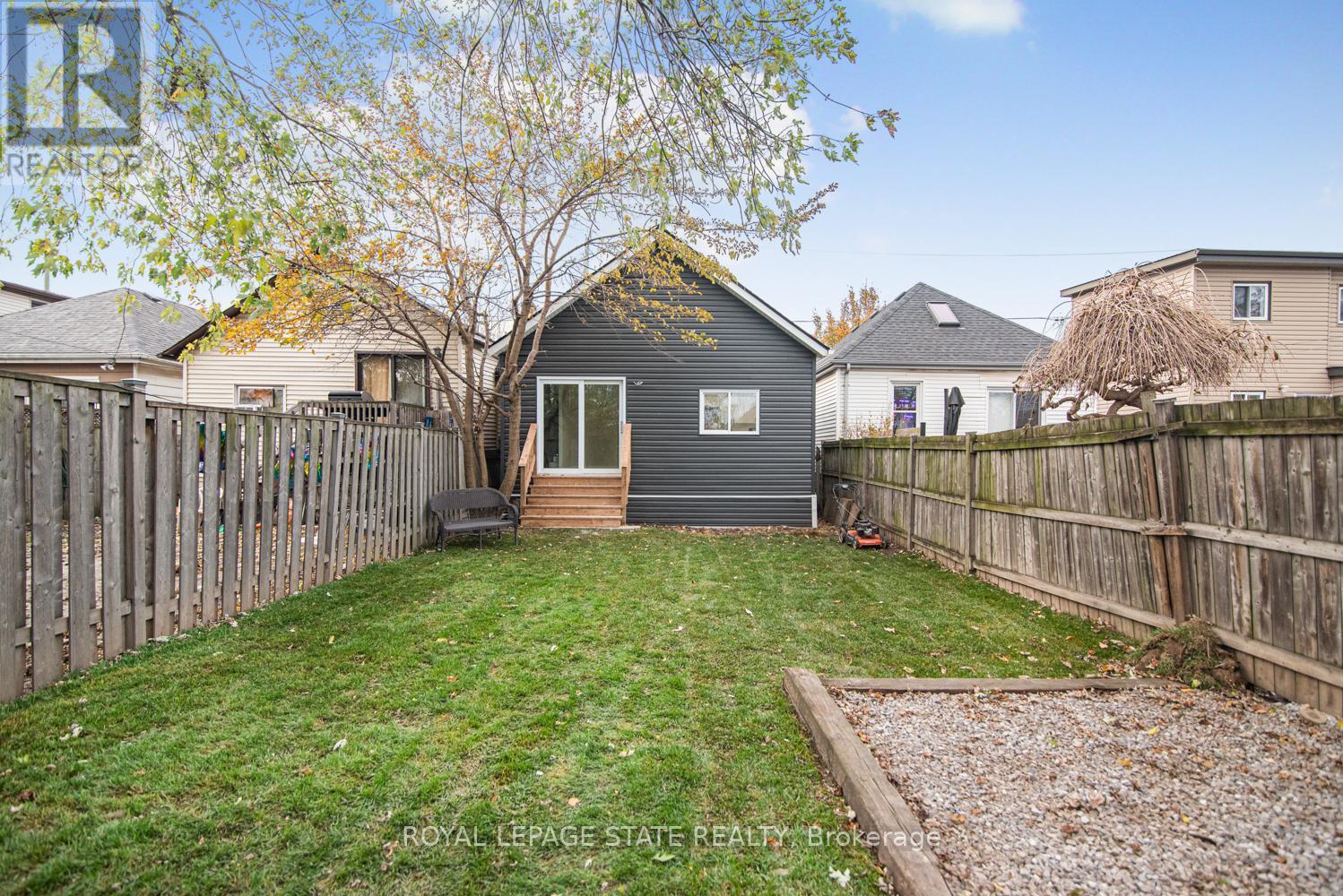 330 Fairfield Avenue, Hamilton, Ontario  L8H 5H8 - Photo 28 - X12550804