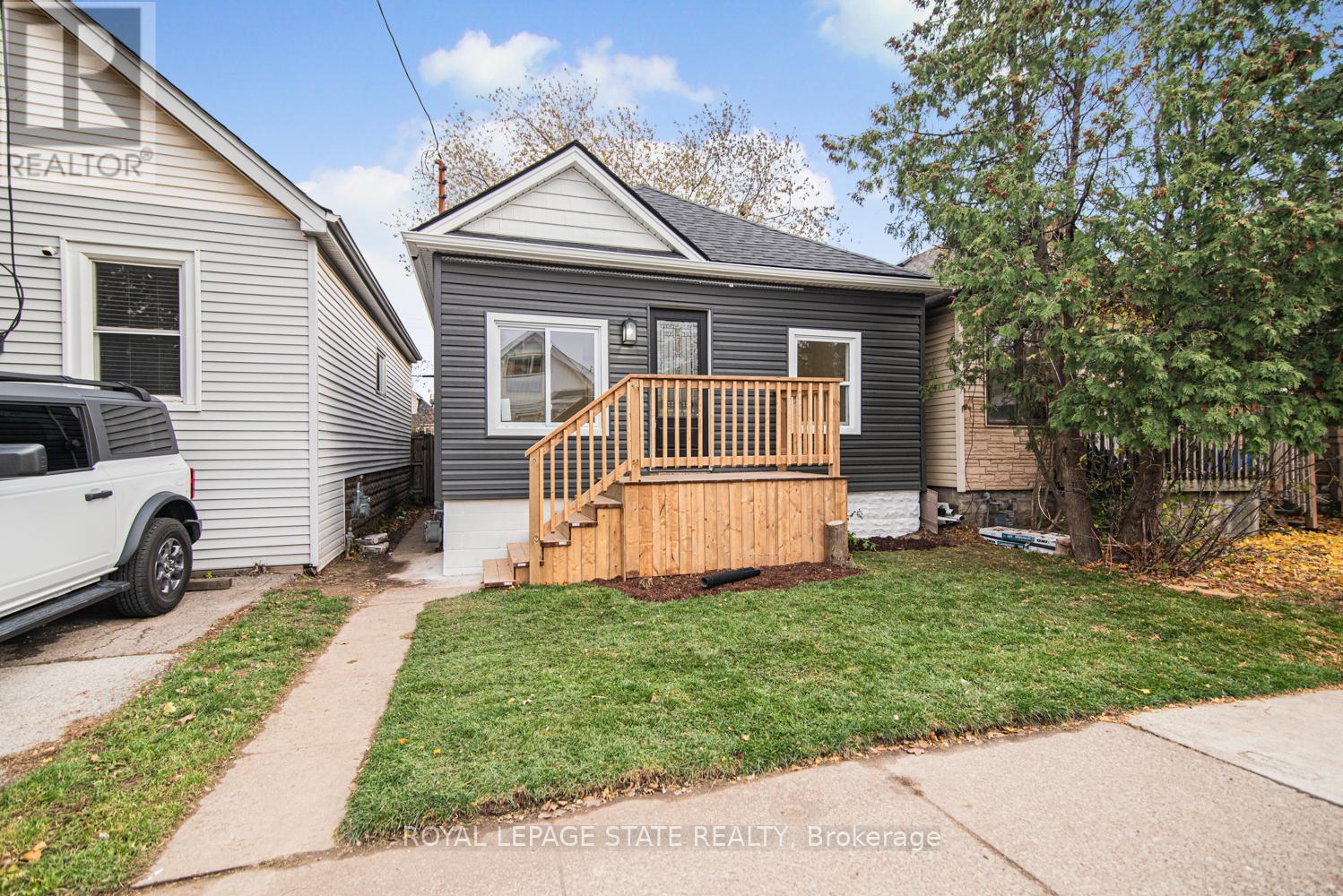 330 Fairfield Avenue, Hamilton, Ontario  L8H 5H8 - Photo 5 - X12550804