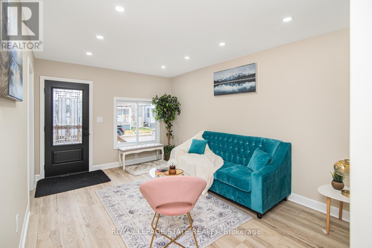 330 Fairfield Avenue, Hamilton, Ontario  L8H 5H8 - Photo 6 - X12550804