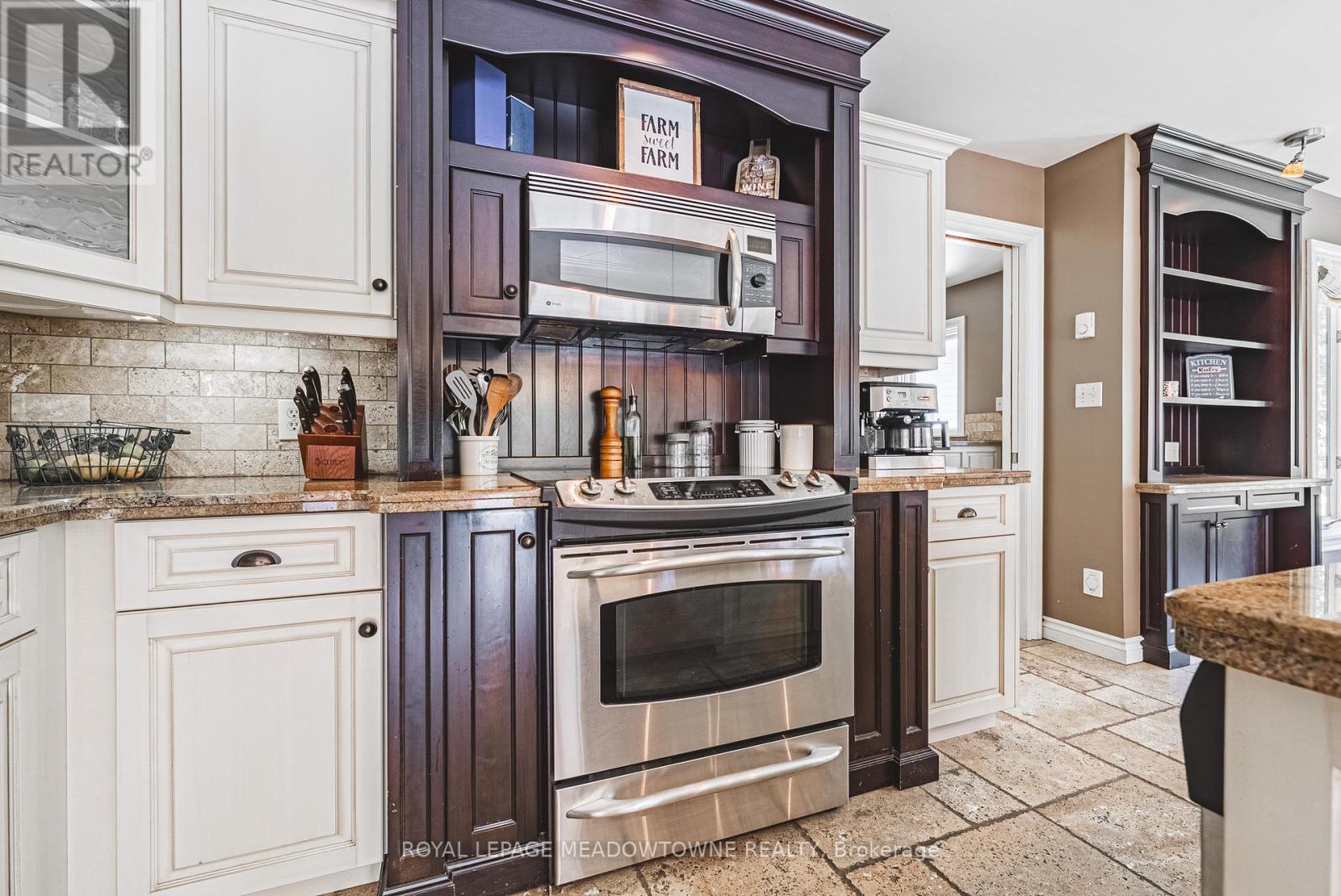 2368 #17 Haldimand Road, Haldimand, Ontario  N0A 1E0 - Photo 18 - X12550898