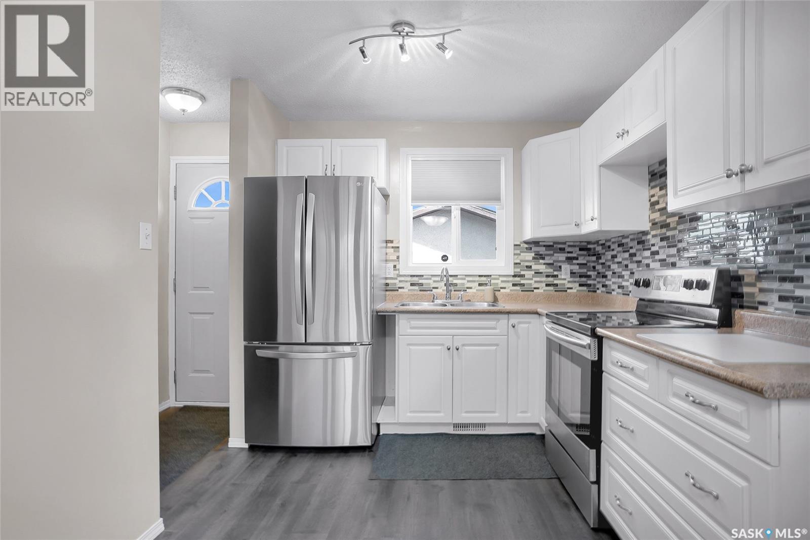 330 Smallwood Crescent, Saskatoon, Saskatchewan  S4L 4S5 - Photo 6 - SK024113