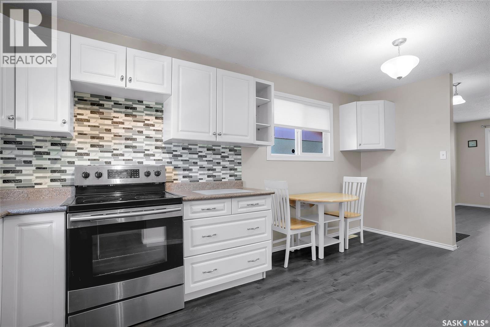 330 Smallwood Crescent, Saskatoon, Saskatchewan  S4L 4S5 - Photo 7 - SK024113