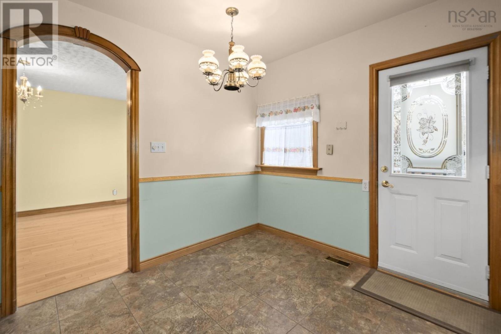 50 Forest Hill Drive, Halifax, Nova Scotia  B3M 1X5 - Photo 3 - 202527897