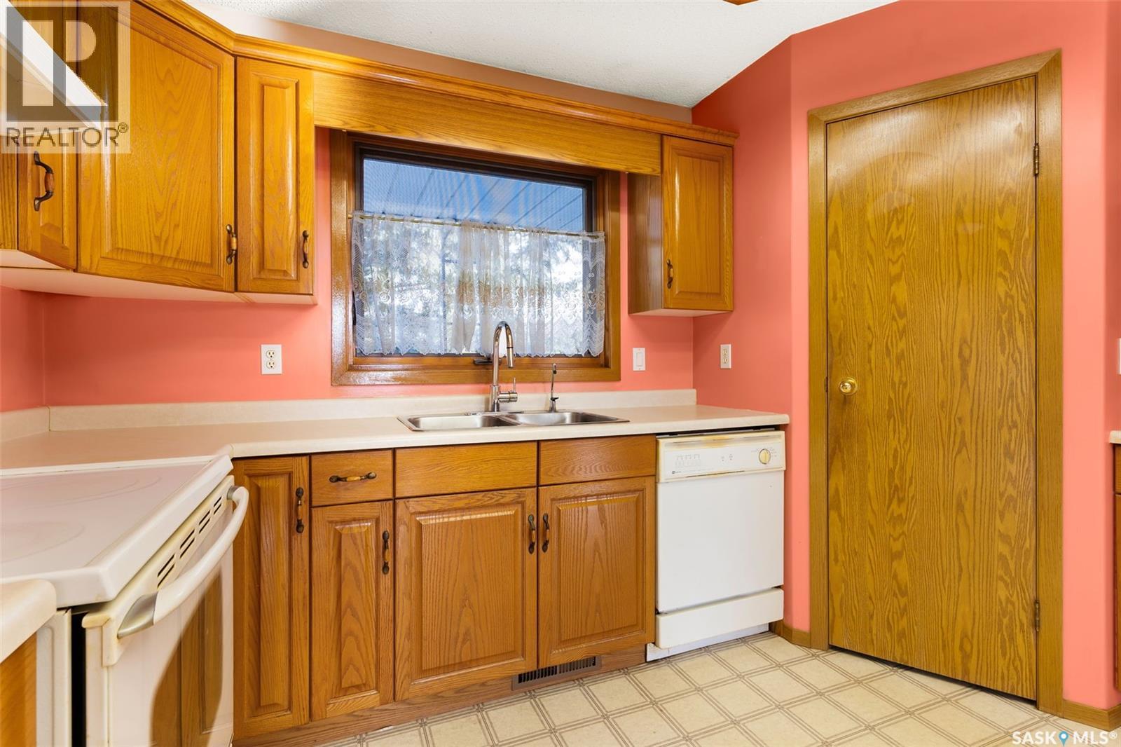 420 3rd Avenue, Kelliher, Saskatchewan  S0A 1V0 - Photo 13 - SK024154