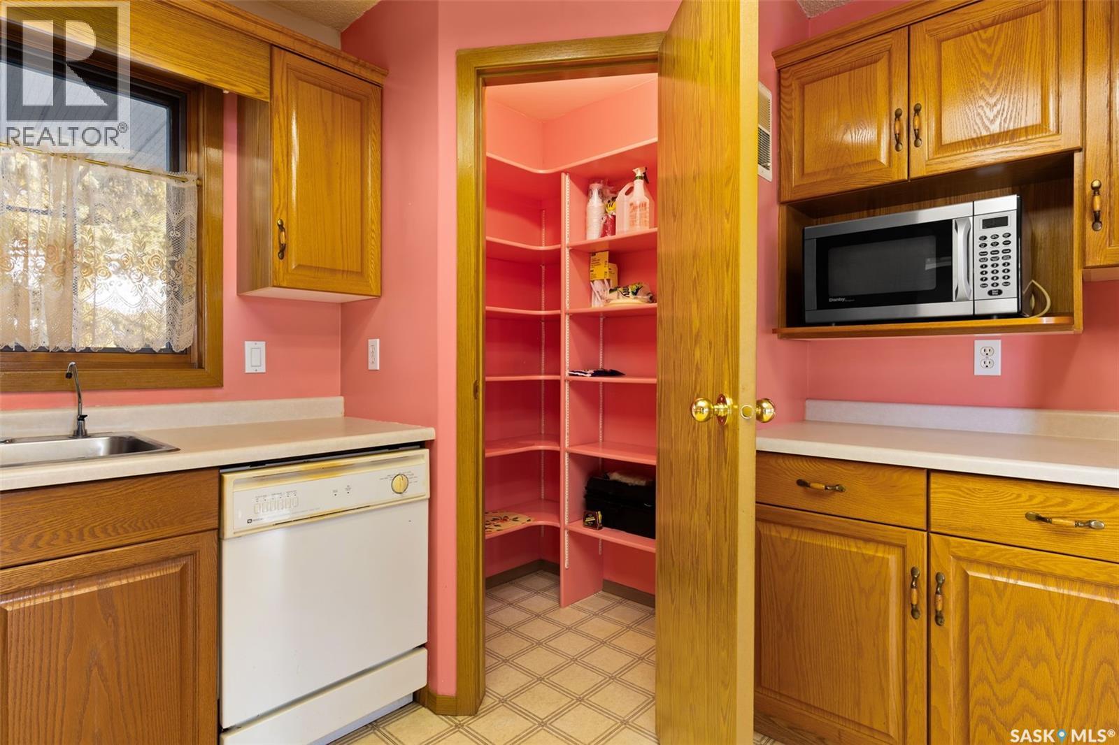 420 3rd Avenue, Kelliher, Saskatchewan  S0A 1V0 - Photo 14 - SK024154