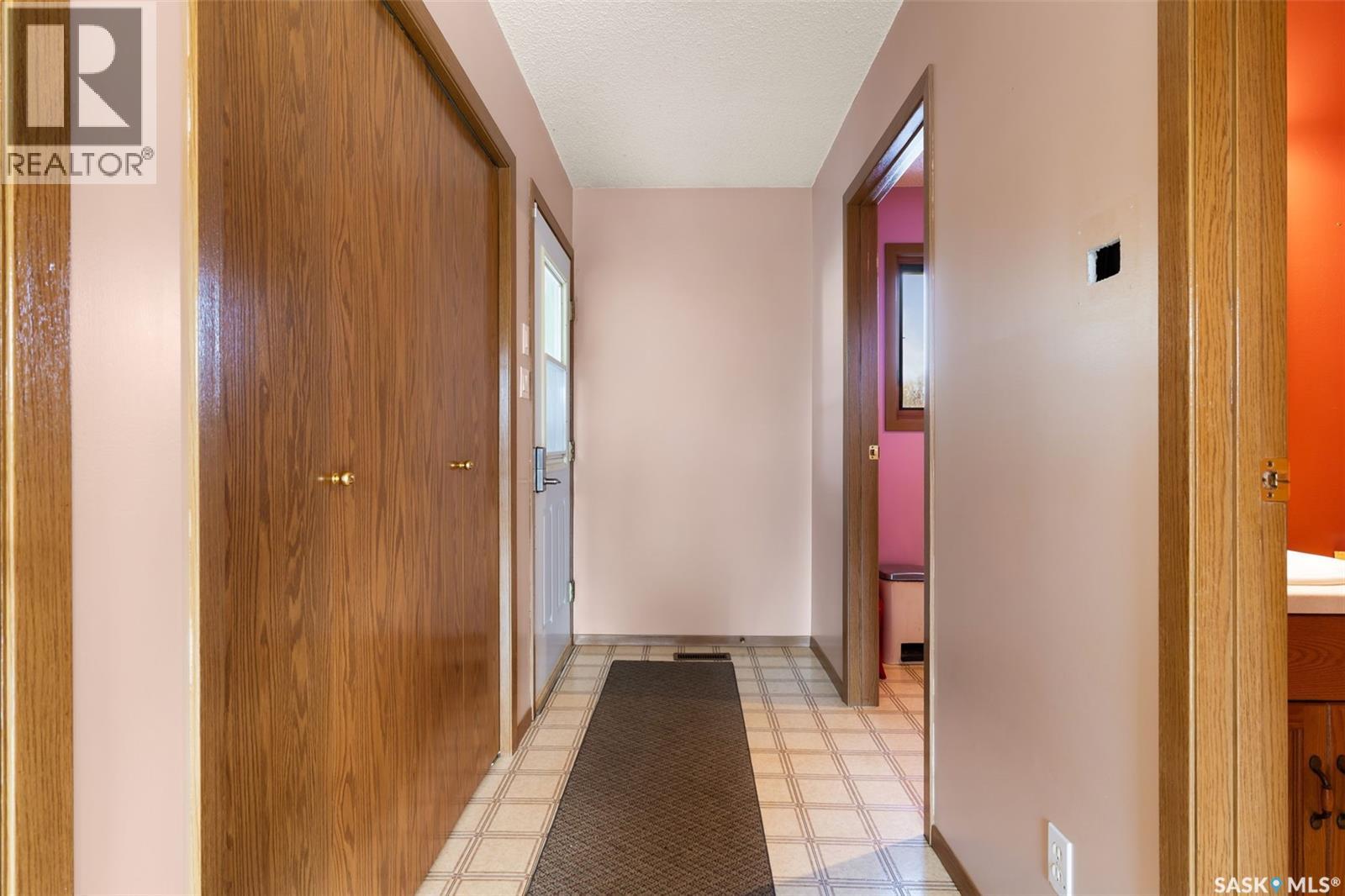 420 3rd Avenue, Kelliher, Saskatchewan  S0A 1V0 - Photo 3 - SK024154