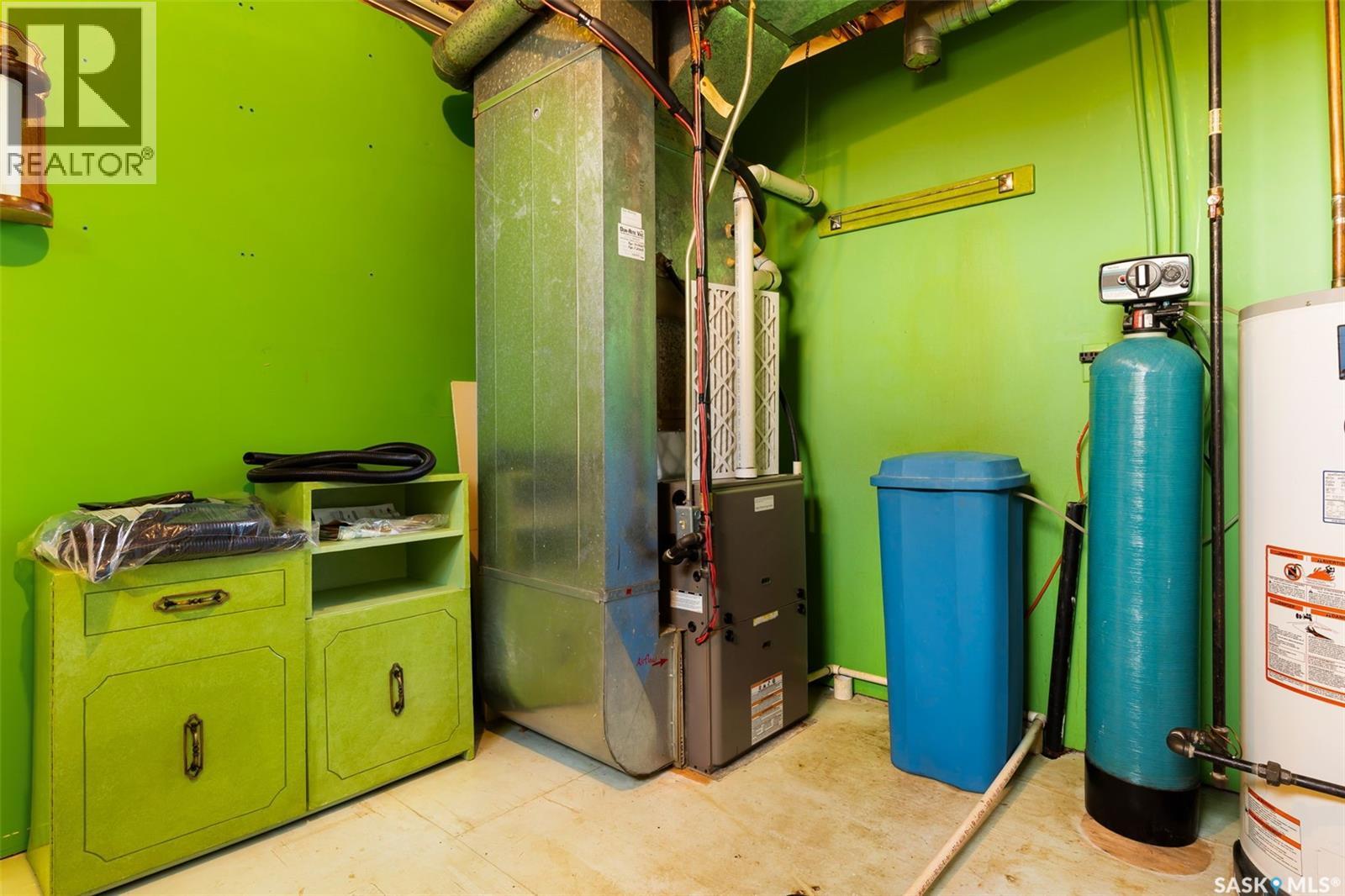 420 3rd Avenue, Kelliher, Saskatchewan  S0A 1V0 - Photo 36 - SK024154