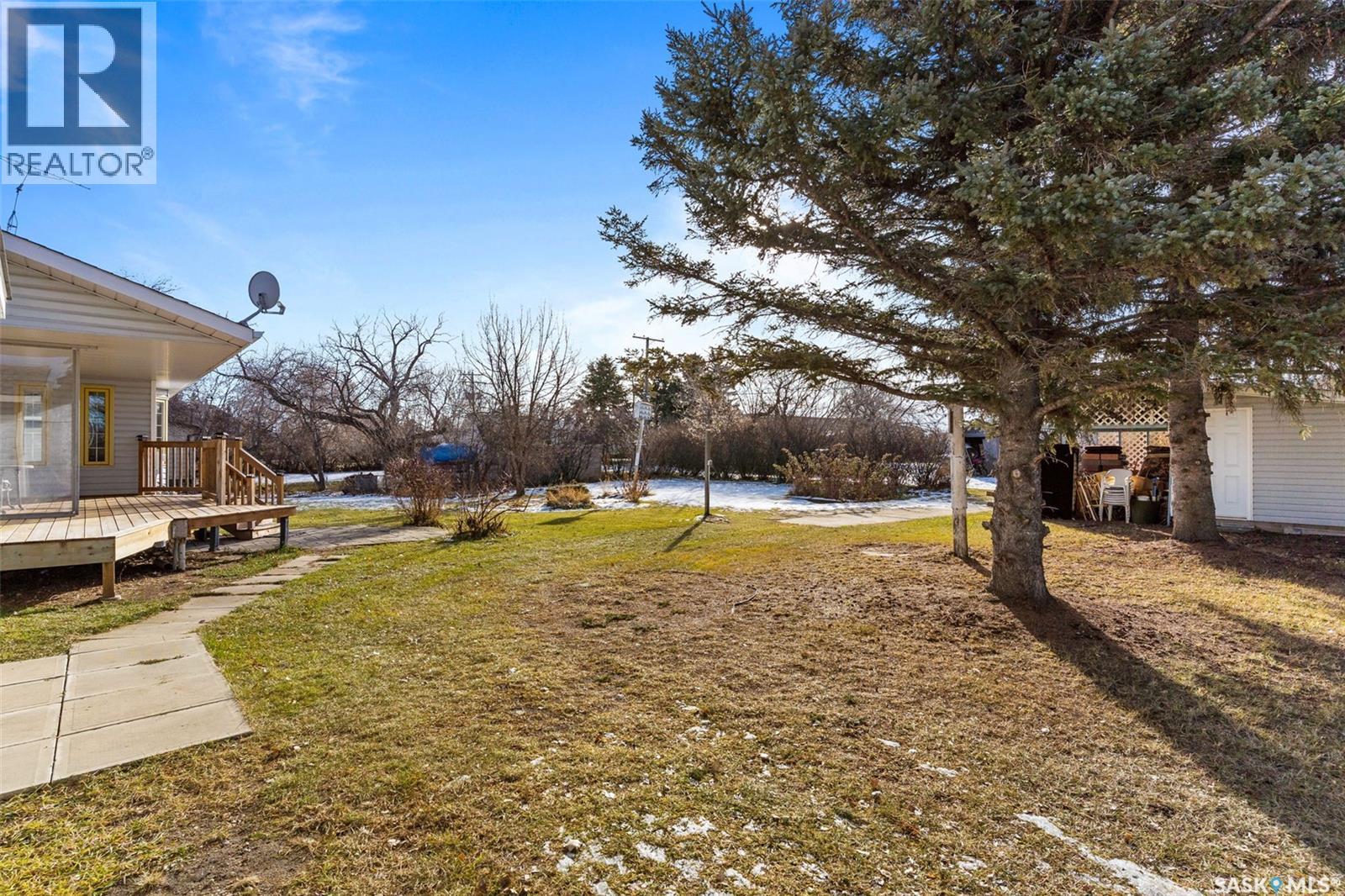 420 3rd Avenue, Kelliher, Saskatchewan  S0A 1V0 - Photo 39 - SK024154