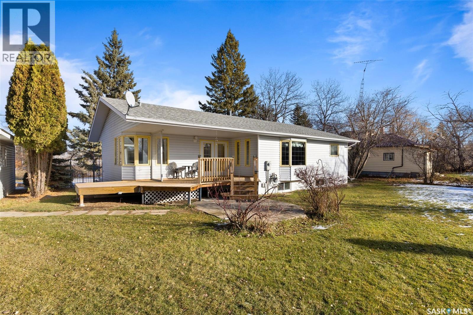 420 3rd Avenue, Kelliher, Saskatchewan  S0A 1V0 - Photo 41 - SK024154