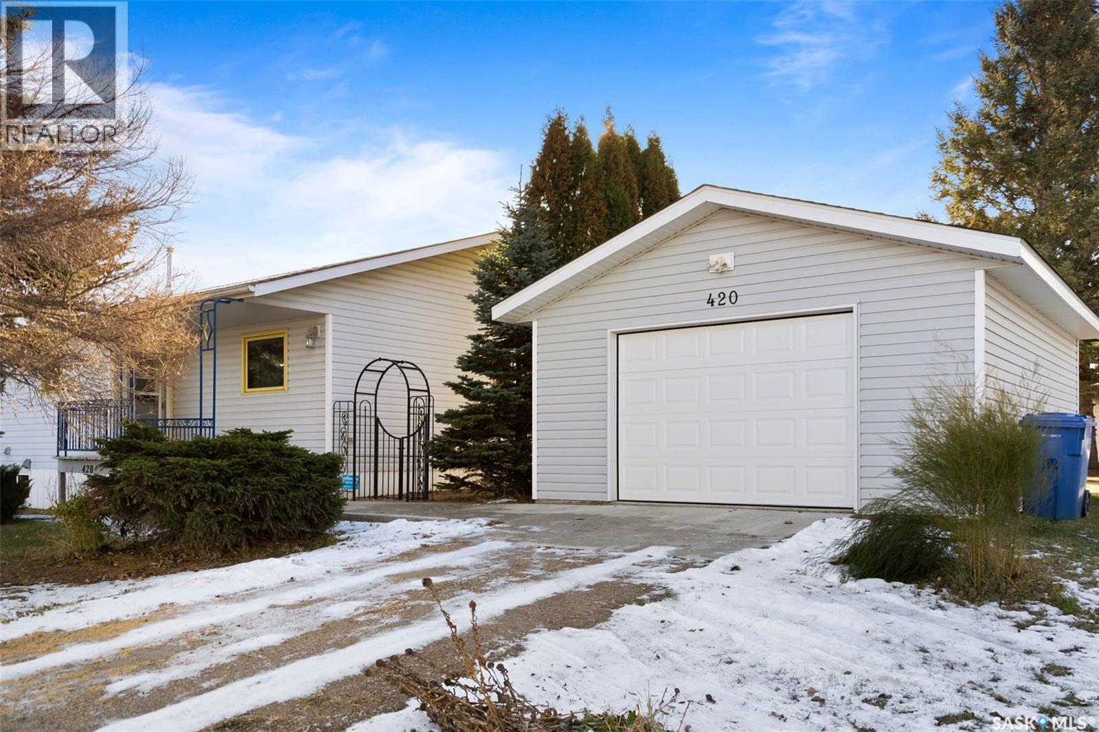 420 3rd Avenue, Kelliher, Saskatchewan  S0A 1V0 - Photo 44 - SK024154