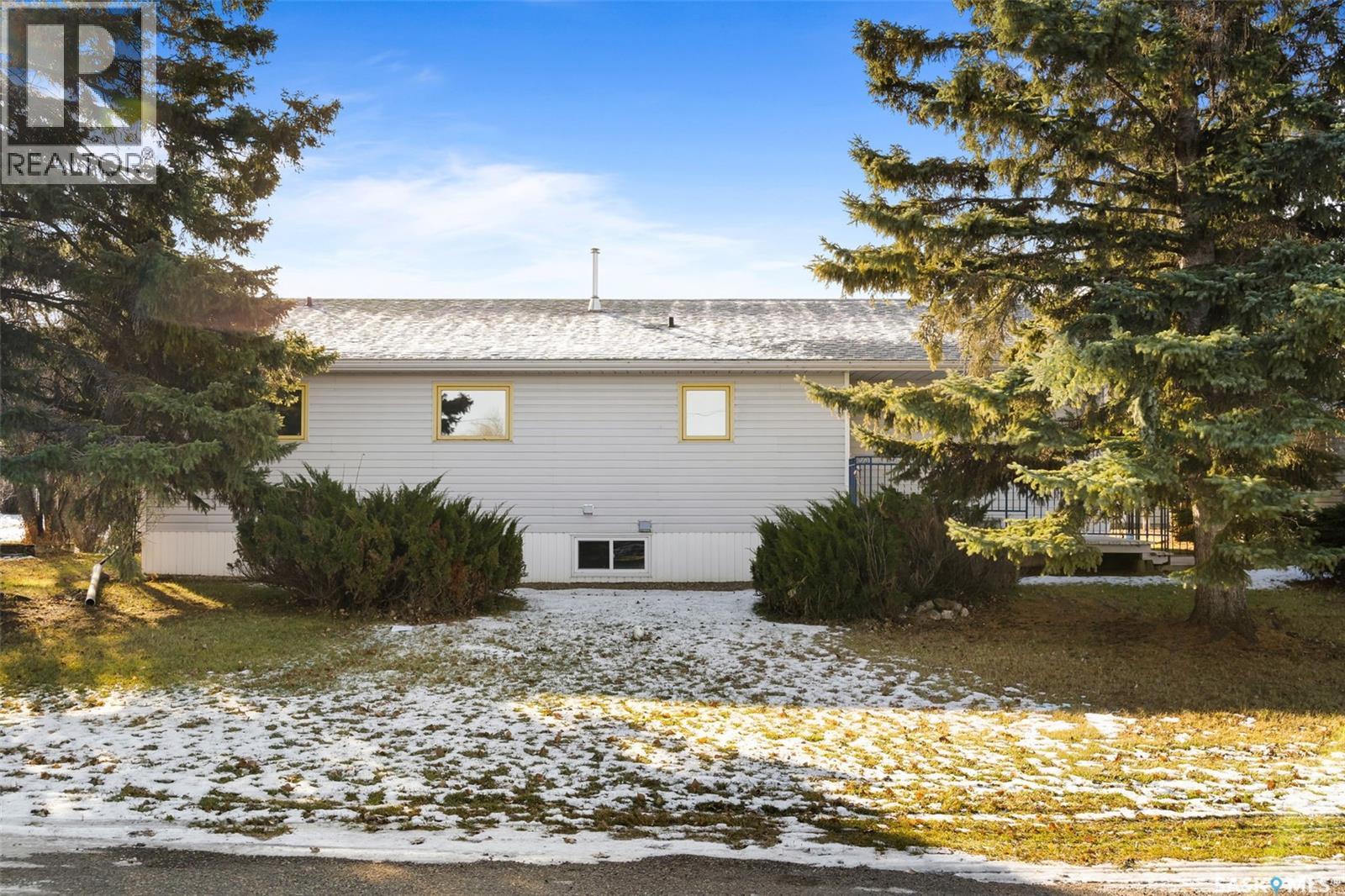 420 3rd Avenue, Kelliher, Saskatchewan  S0A 1V0 - Photo 45 - SK024154