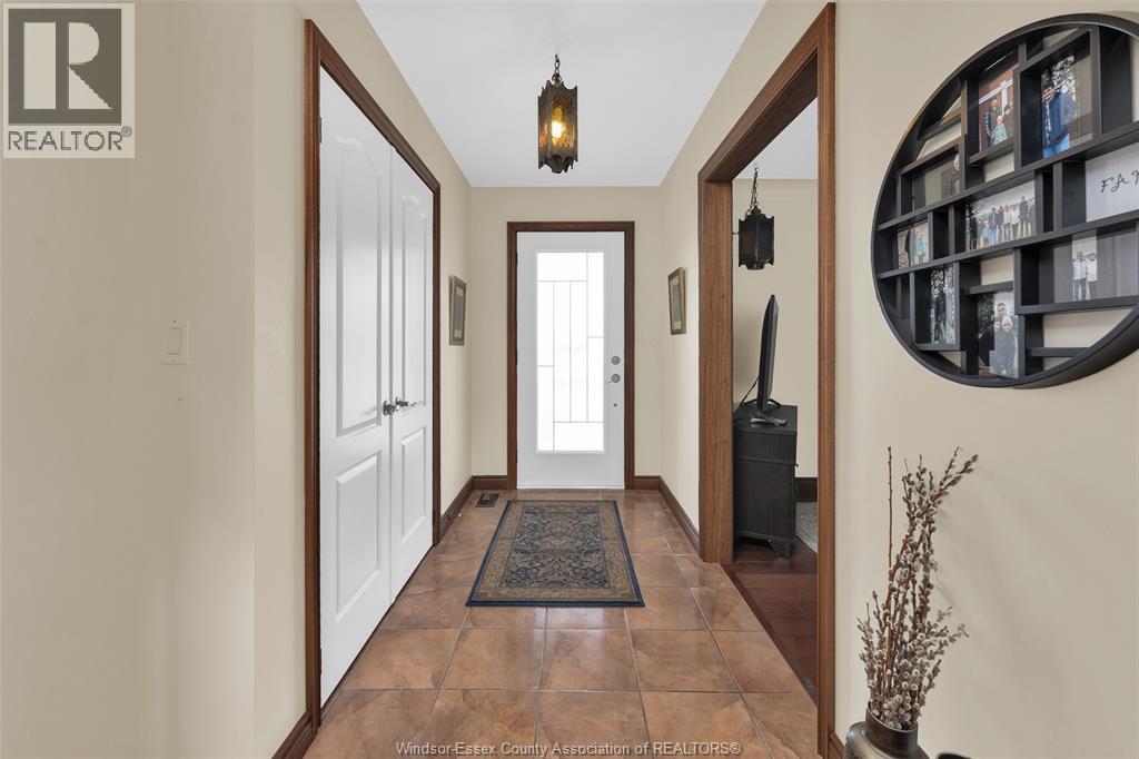 527 County Rd 42, Lakeshore, Ontario N8N 2L9 - Photo 13 - 25028946