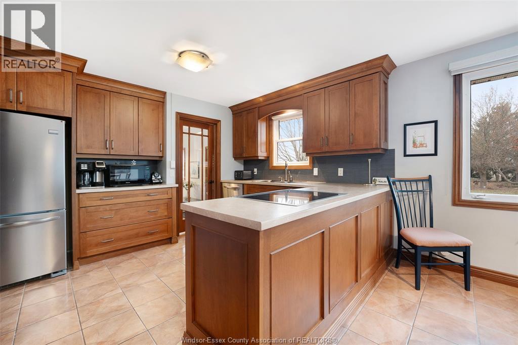 527 County Rd 42, Lakeshore, Ontario N8N 2L9 - Photo 20 - 25028946