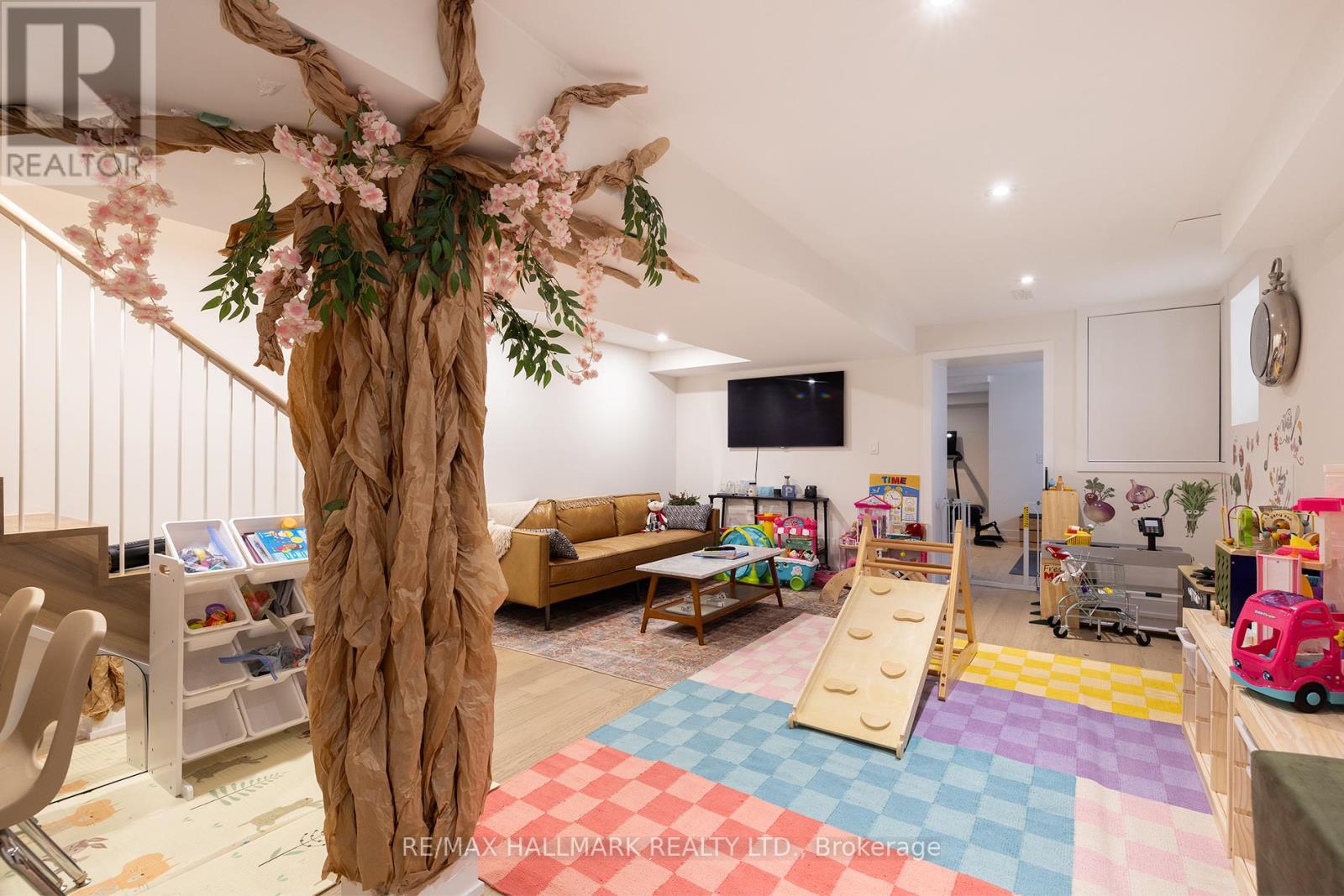 18 Foxley Street, Toronto, Ontario  M6J 1R1 - Photo 37 - C12550972