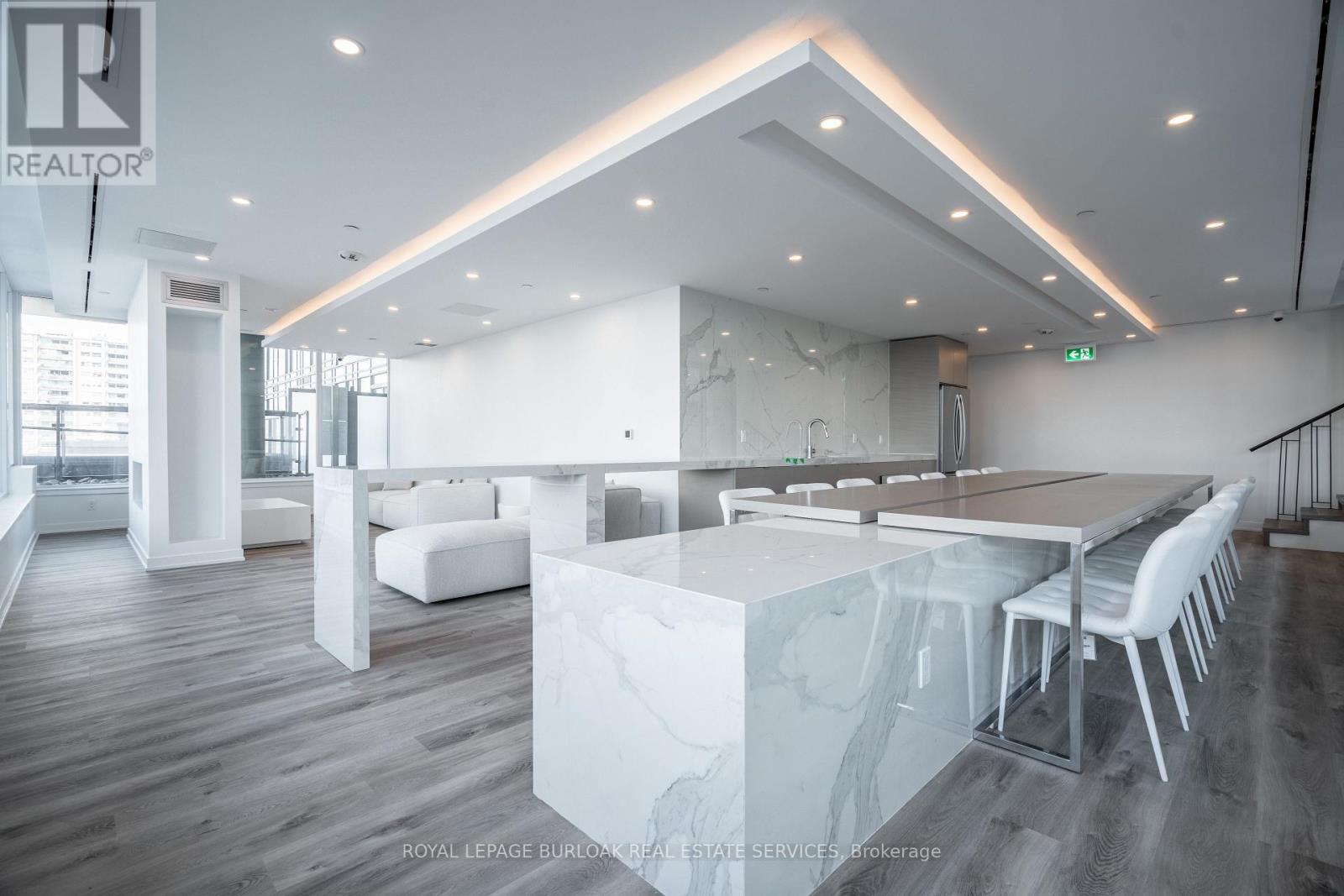 908 - 370 Martha Street, Burlington, Ontario  L7R 0G9 - Photo 22 - W12431110