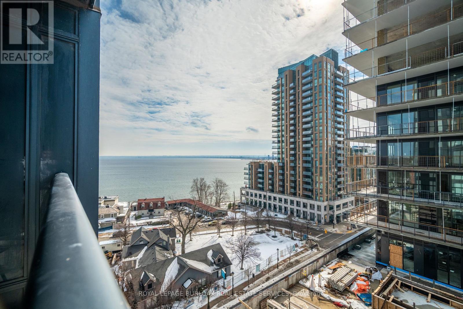 908 - 370 Martha Street, Burlington, Ontario  L7R 0G9 - Photo 15 - W12431110