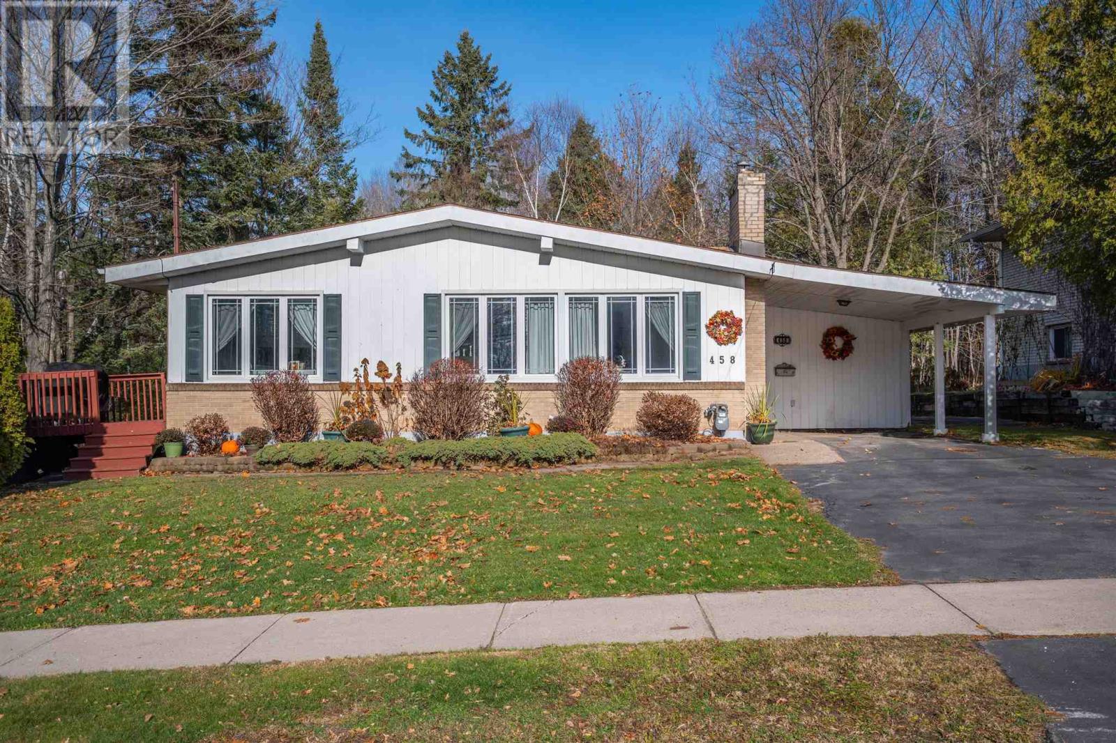 458 Macdonald Ave, Sault Ste. Marie, Ontario  P6B 1H9 - Photo 2 - SM253278