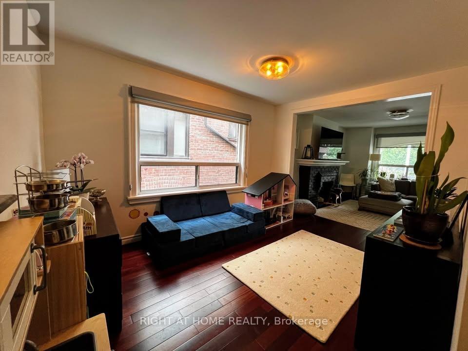 270 Glebeholme Boulevard, Toronto, Ontario M4J 1T2 - Photo 3 - E12551008