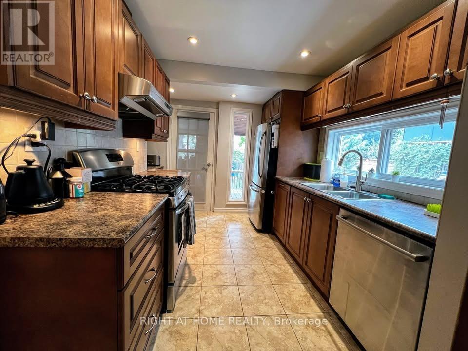 270 Glebeholme Boulevard, Toronto, Ontario M4J 1T2 - Photo 5 - E12551008