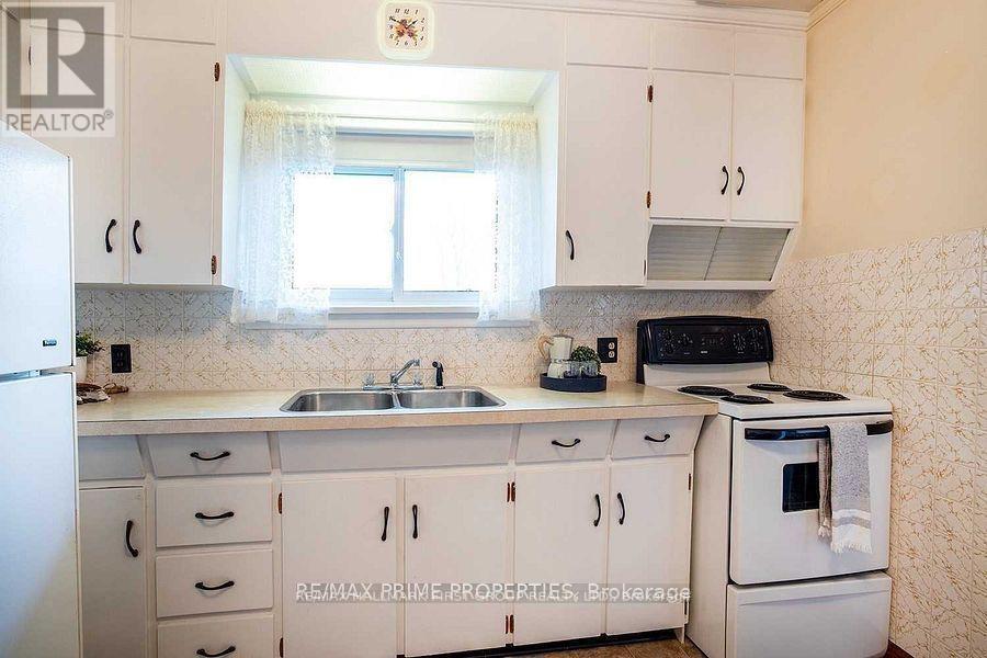 97 Elizabeth Crescent S, Whitby, Ontario  L1N 3R9 - Photo 12 - E12551034