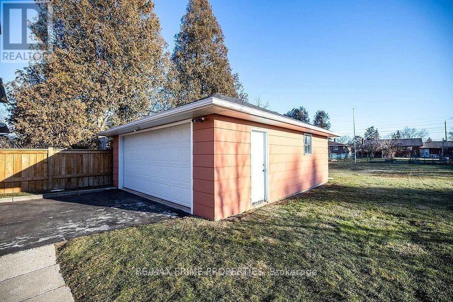 97 Elizabeth Crescent S, Whitby, Ontario  L1N 3R9 - Photo 24 - E12551034