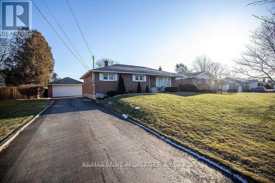 97 Elizabeth Crescent S, Whitby, Ontario  L1N 3R9 - Photo 3 - E12551034