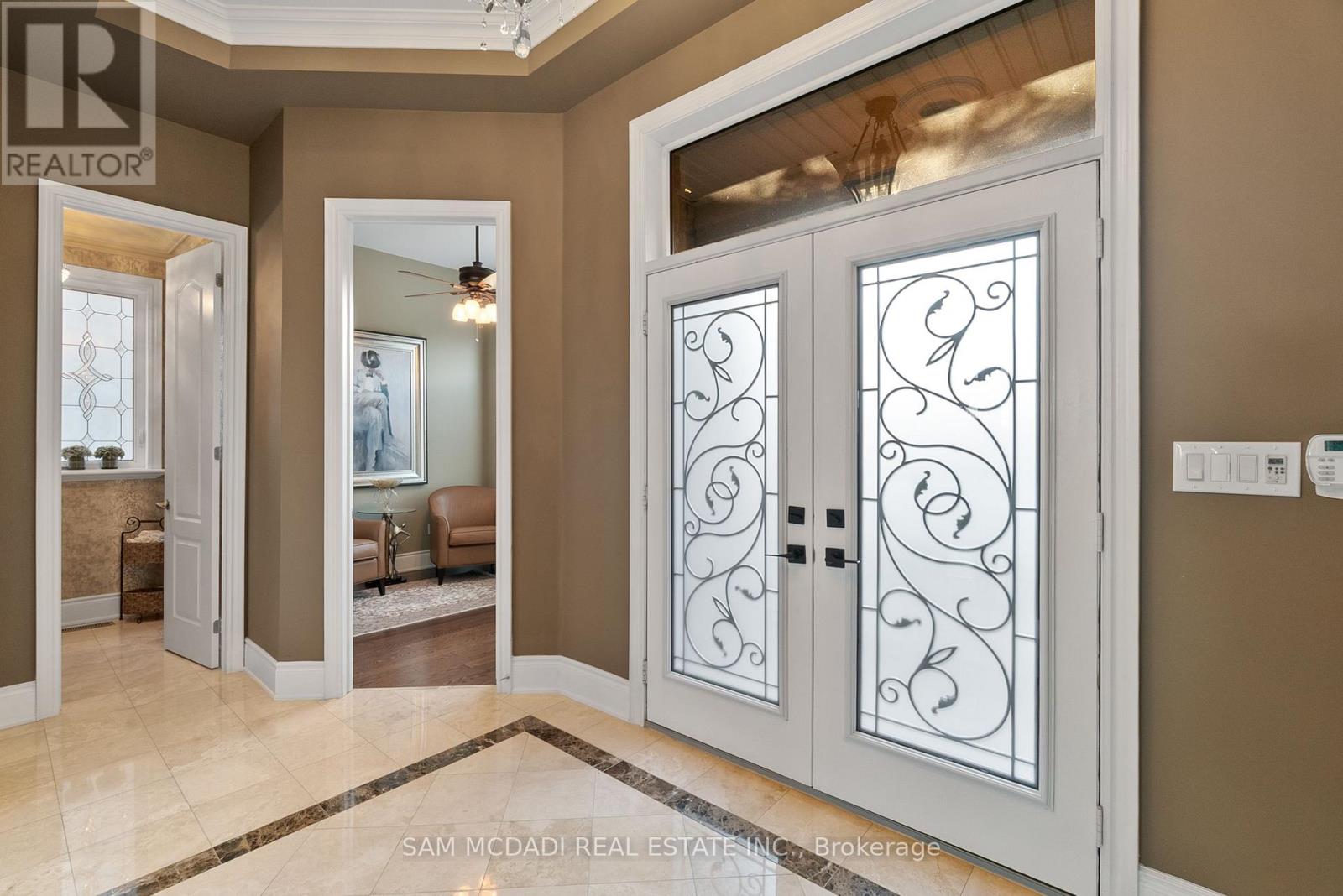 1220 Milna Drive, Oakville, Ontario L6H 0A8 - Photo 2 - W12424229