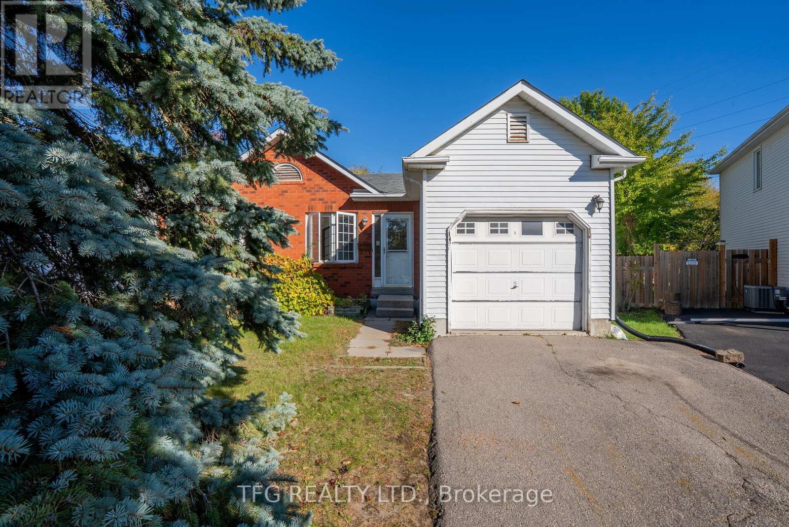 388 POMPANO COURT, Oshawa, Ontario