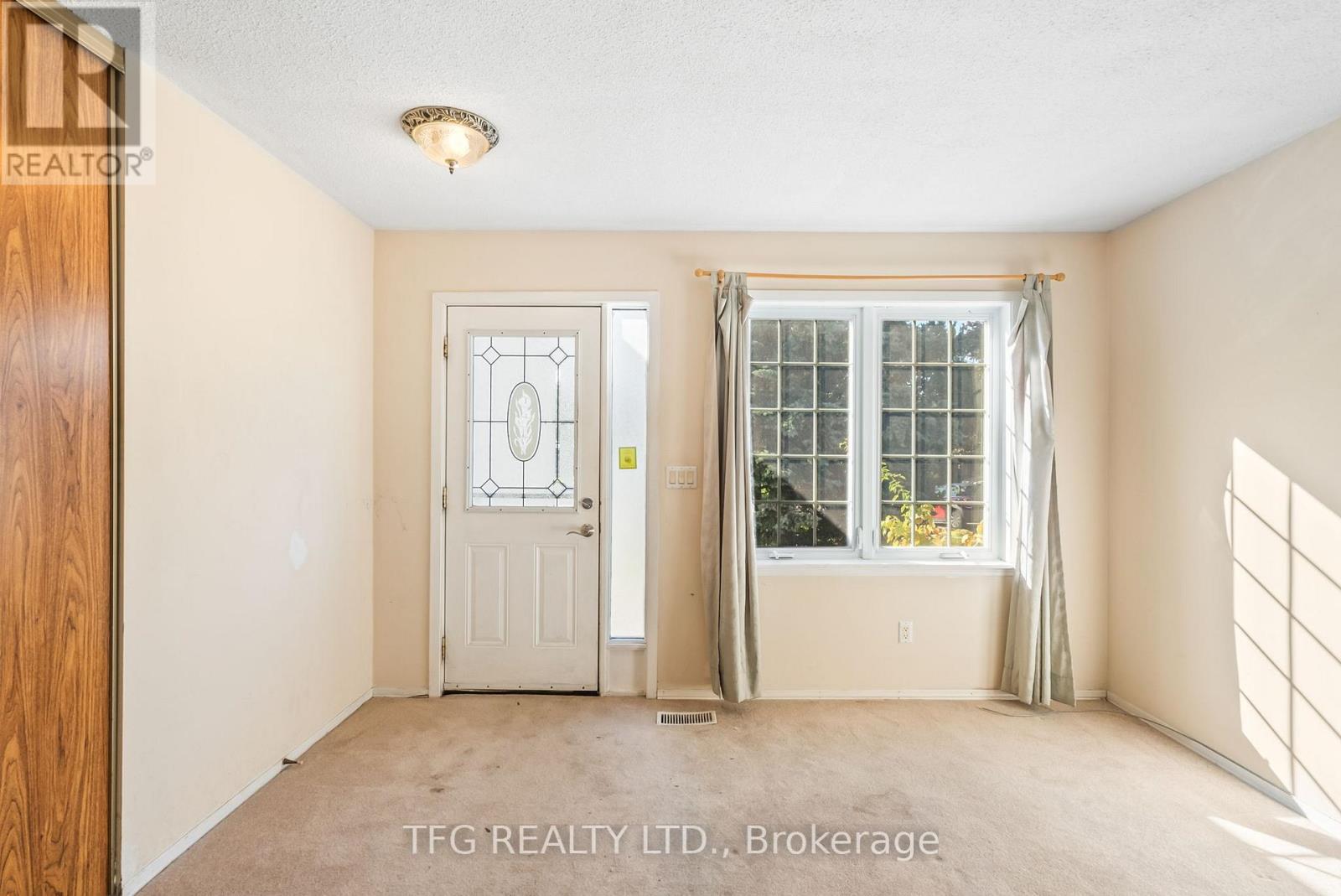 388 Pompano Court, Oshawa, Ontario  L1K 1M9 - Photo 8 - E12551046