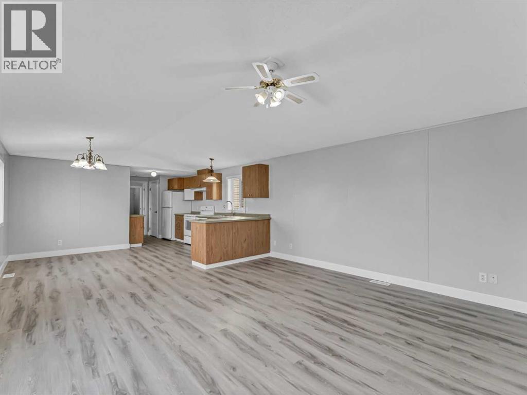 57 Maple Drive W, Brooks, Alberta  T1R 1J2 - Photo 7 - A2270983