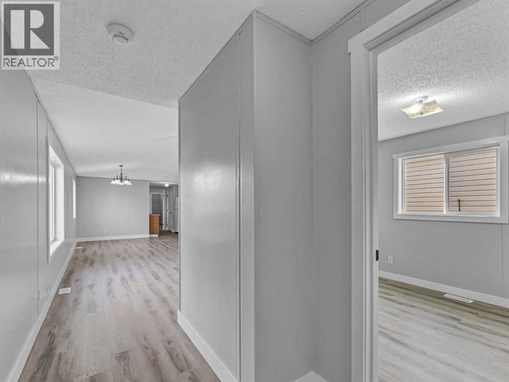 57 Maple Drive W, Brooks, Alberta  T1R 1J2 - Photo 4 - A2270983