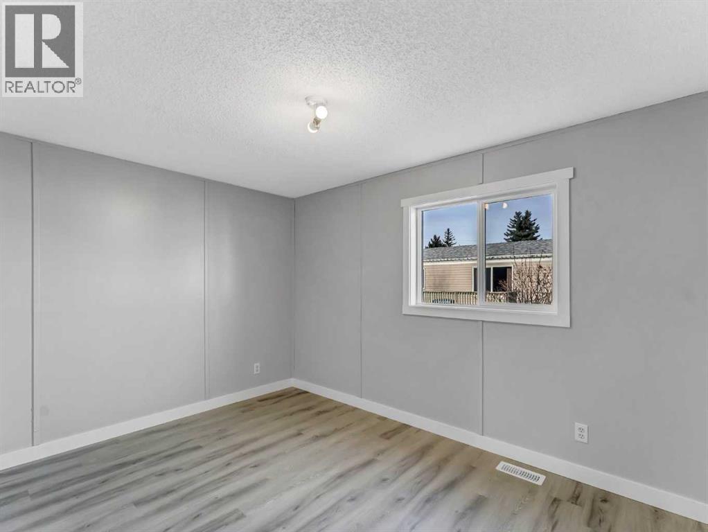 57 Maple Drive W, Brooks, Alberta  T1R 1J2 - Photo 18 - A2270983