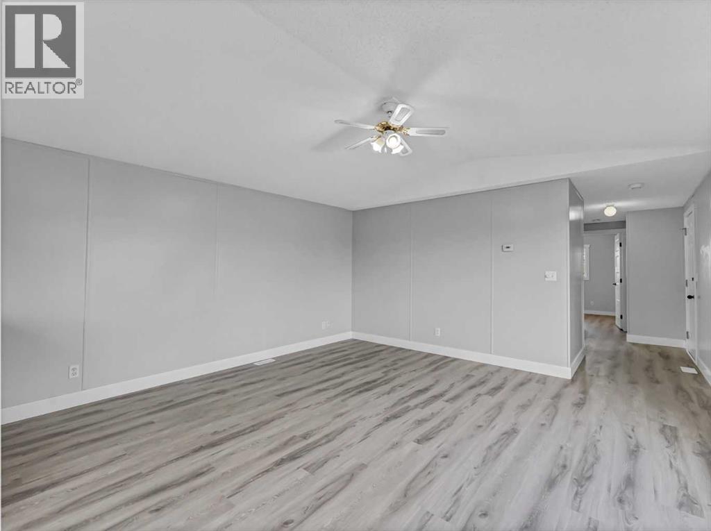 57 Maple Drive W, Brooks, Alberta  T1R 1J2 - Photo 6 - A2270983