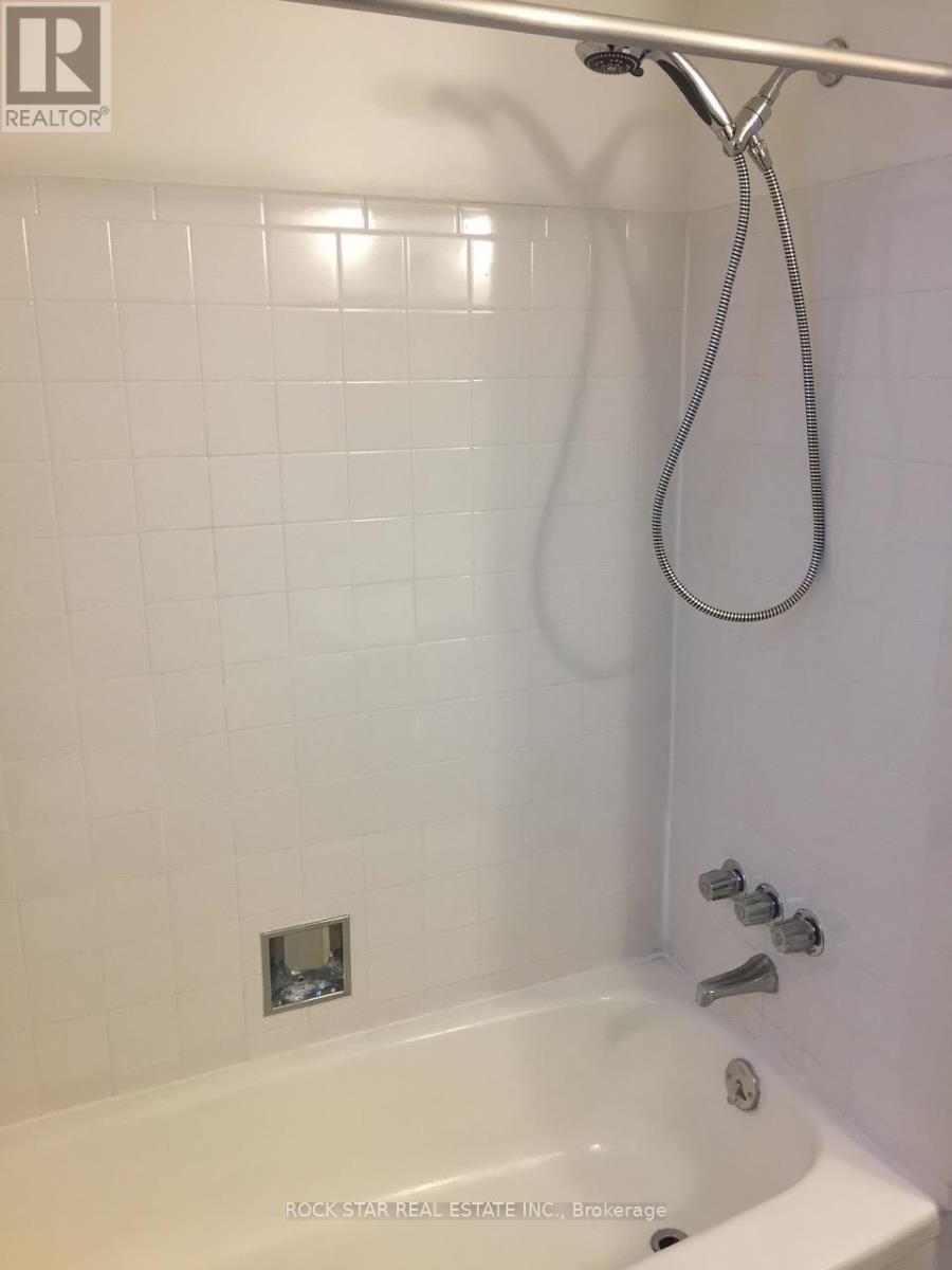 23 Saint Andrews Avenue, Welland, Ontario  L3B 1E2 - Photo 11 - X12440067