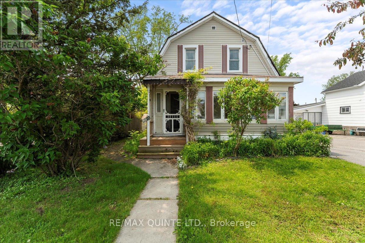 19 BROAD STREET, Prince Edward County, Ontario