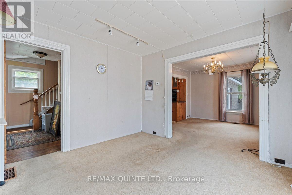 19 Broad Street, Prince Edward County, Ontario  K0K 2T0 - Photo 10 - X12551294