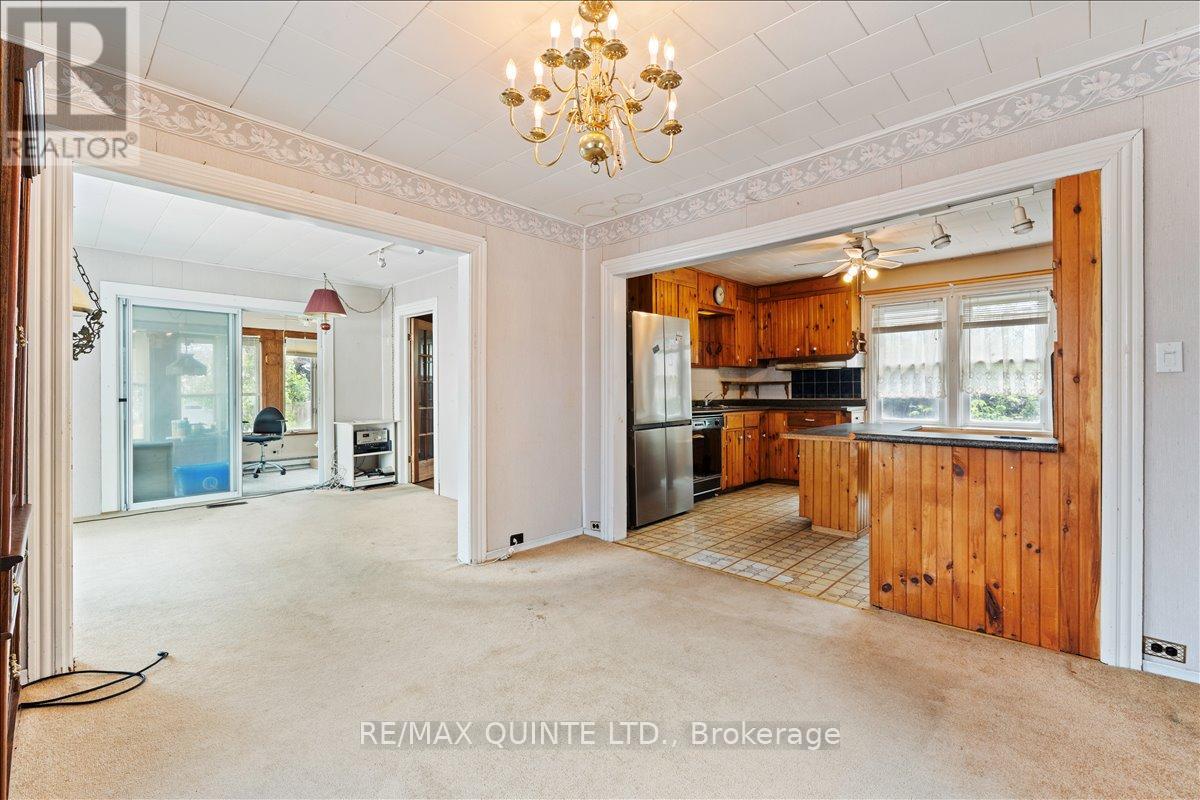 19 Broad Street, Prince Edward County, Ontario  K0K 2T0 - Photo 12 - X12551294