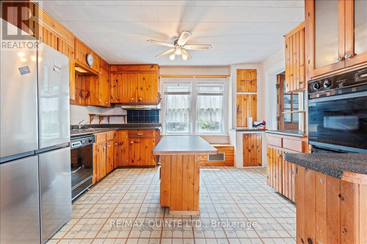 19 Broad Street, Prince Edward County, Ontario  K0K 2T0 - Photo 13 - X12551294