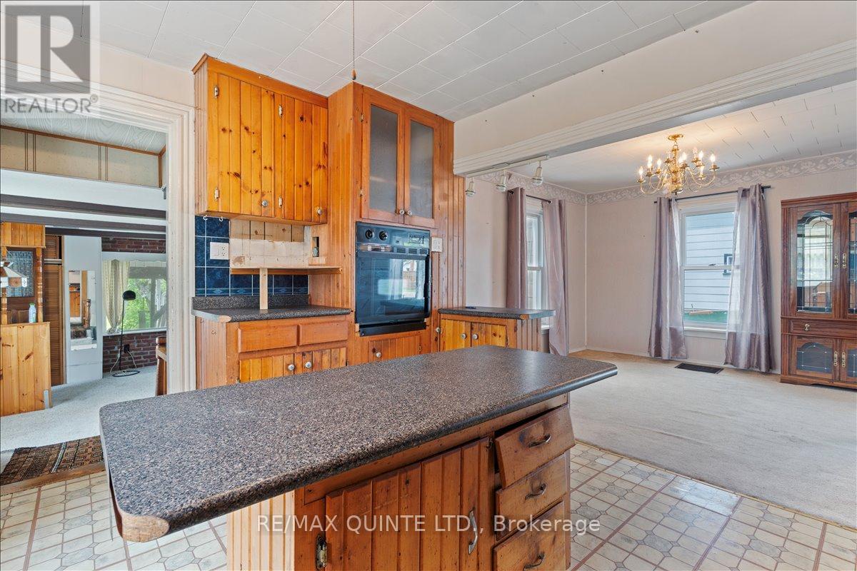 19 Broad Street, Prince Edward County, Ontario  K0K 2T0 - Photo 15 - X12551294