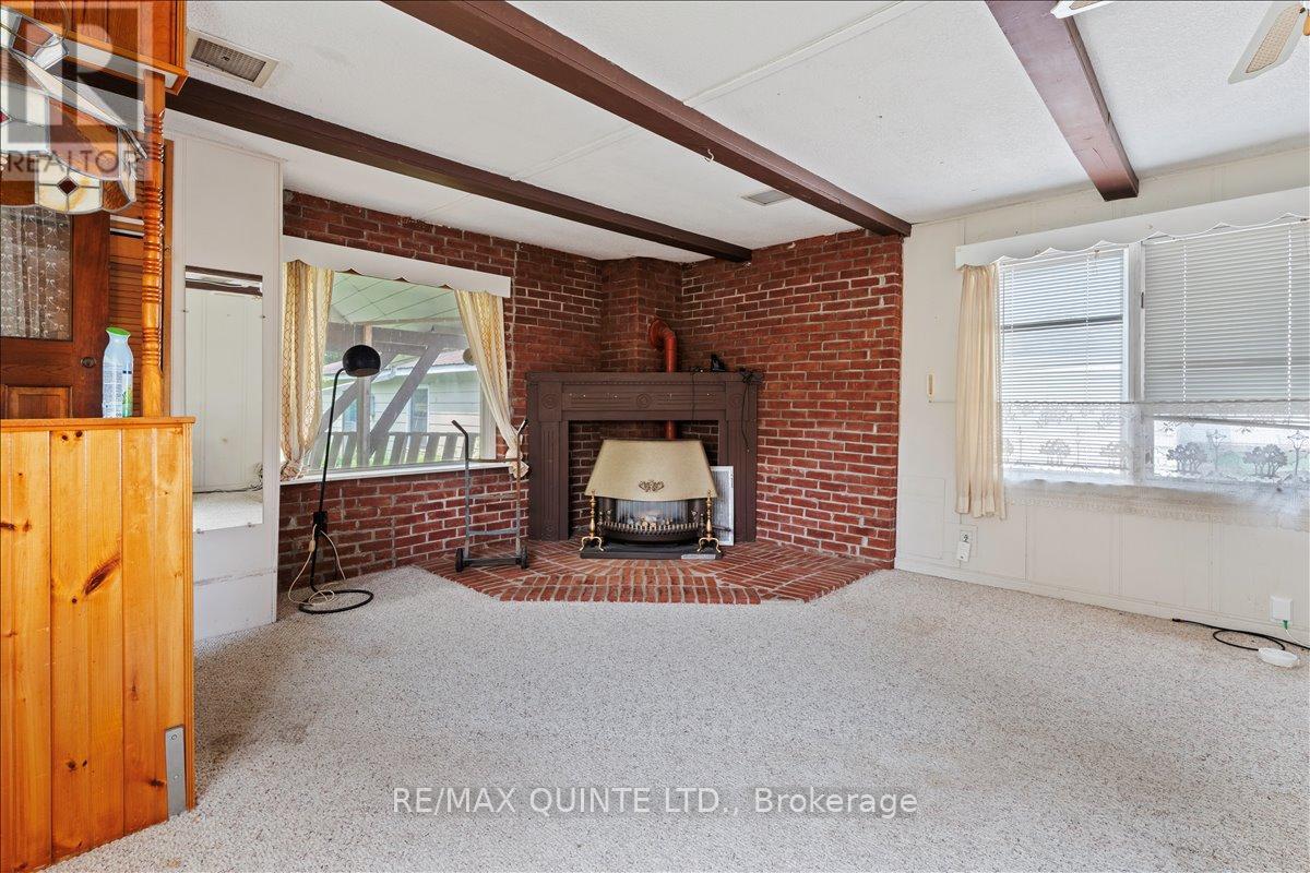 19 Broad Street, Prince Edward County, Ontario  K0K 2T0 - Photo 17 - X12551294