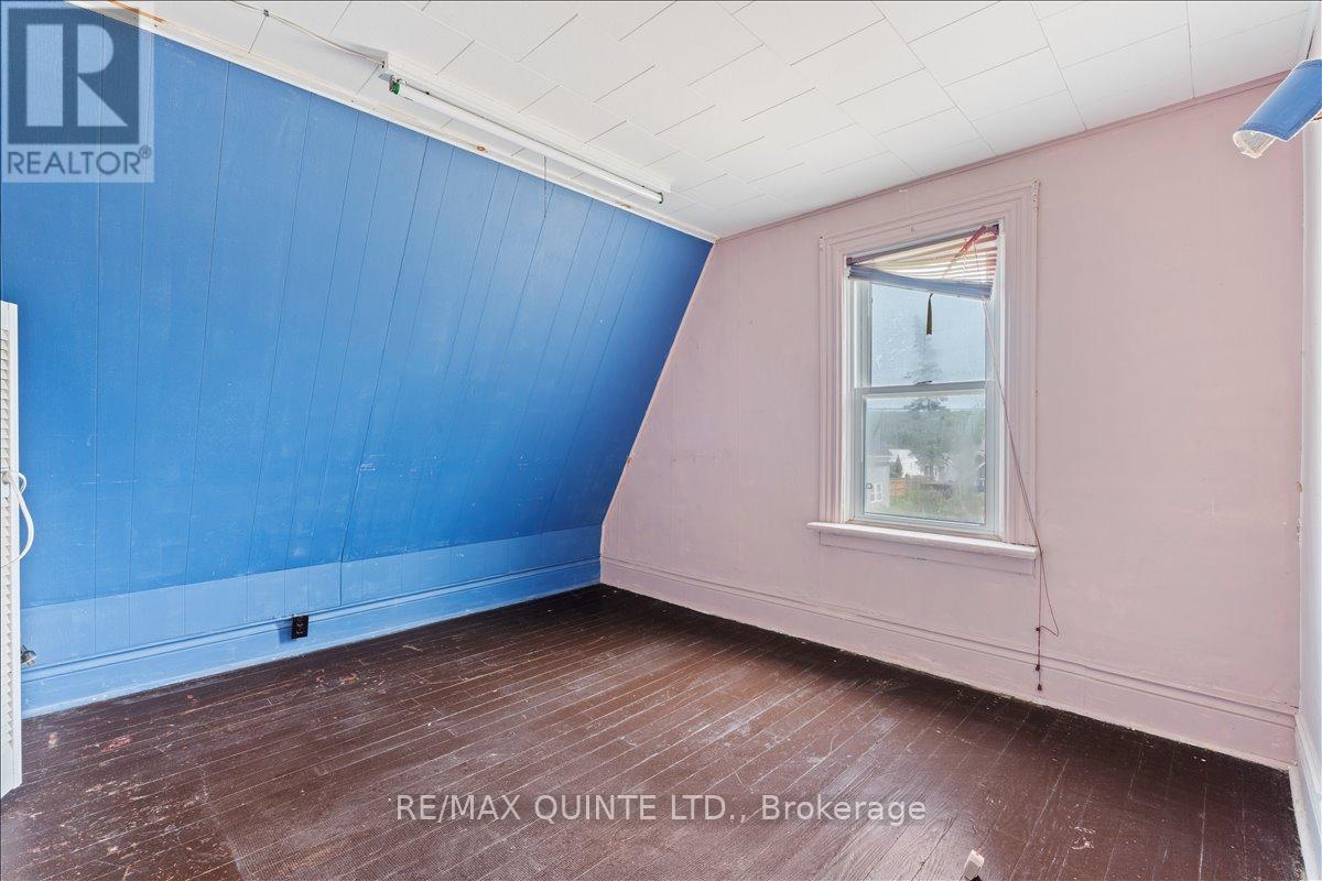 19 Broad Street, Prince Edward County, Ontario  K0K 2T0 - Photo 26 - X12551294