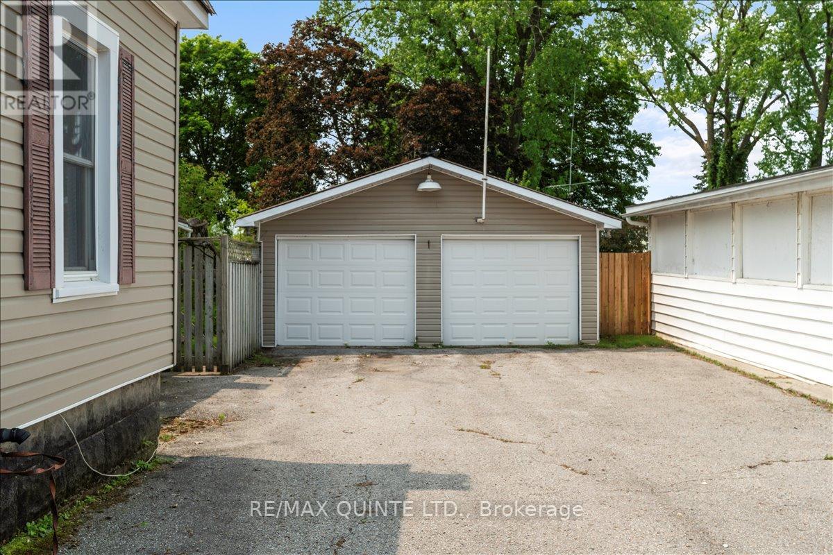 19 Broad Street, Prince Edward County, Ontario  K0K 2T0 - Photo 28 - X12551294