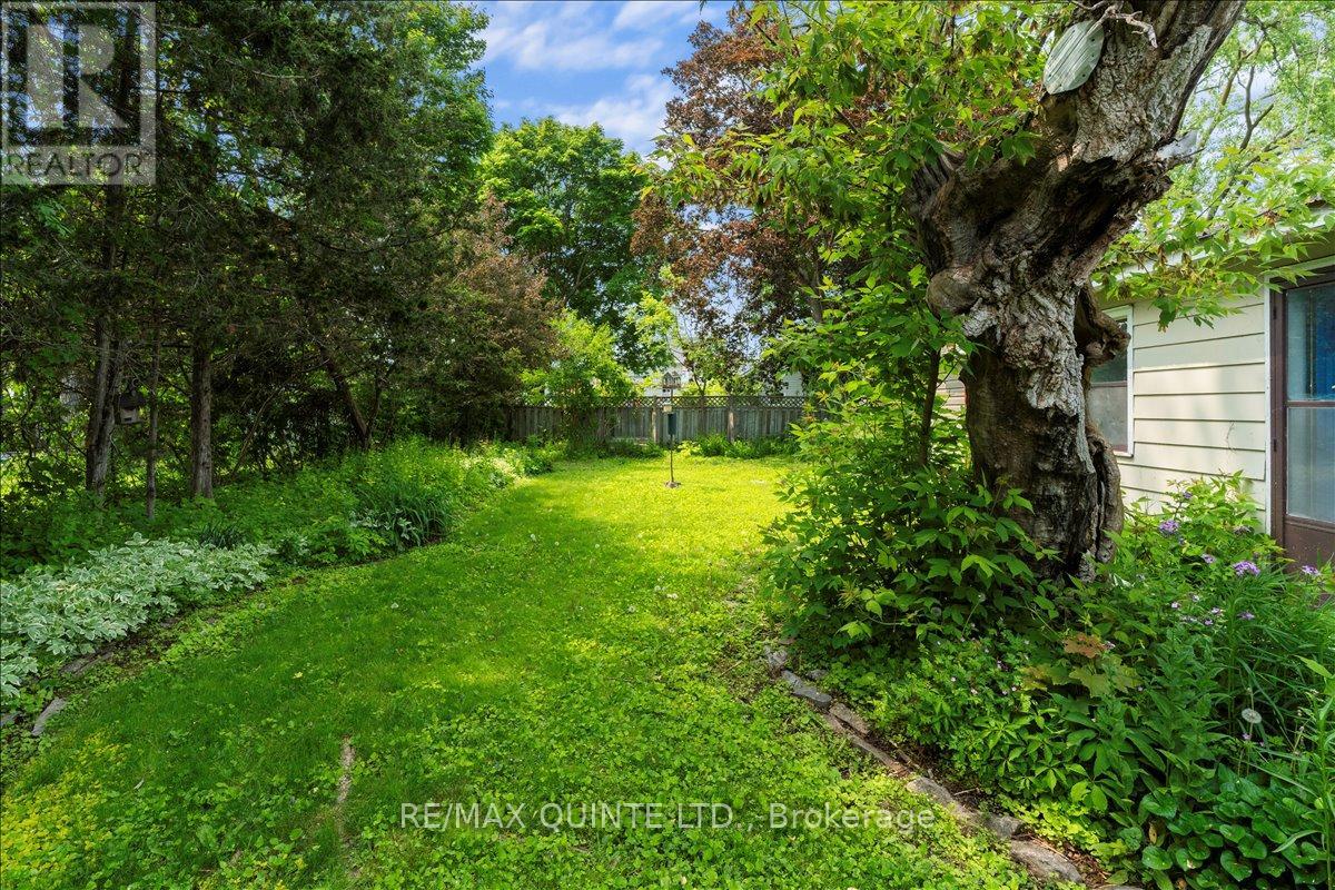 19 Broad Street, Prince Edward County, Ontario  K0K 2T0 - Photo 29 - X12551294