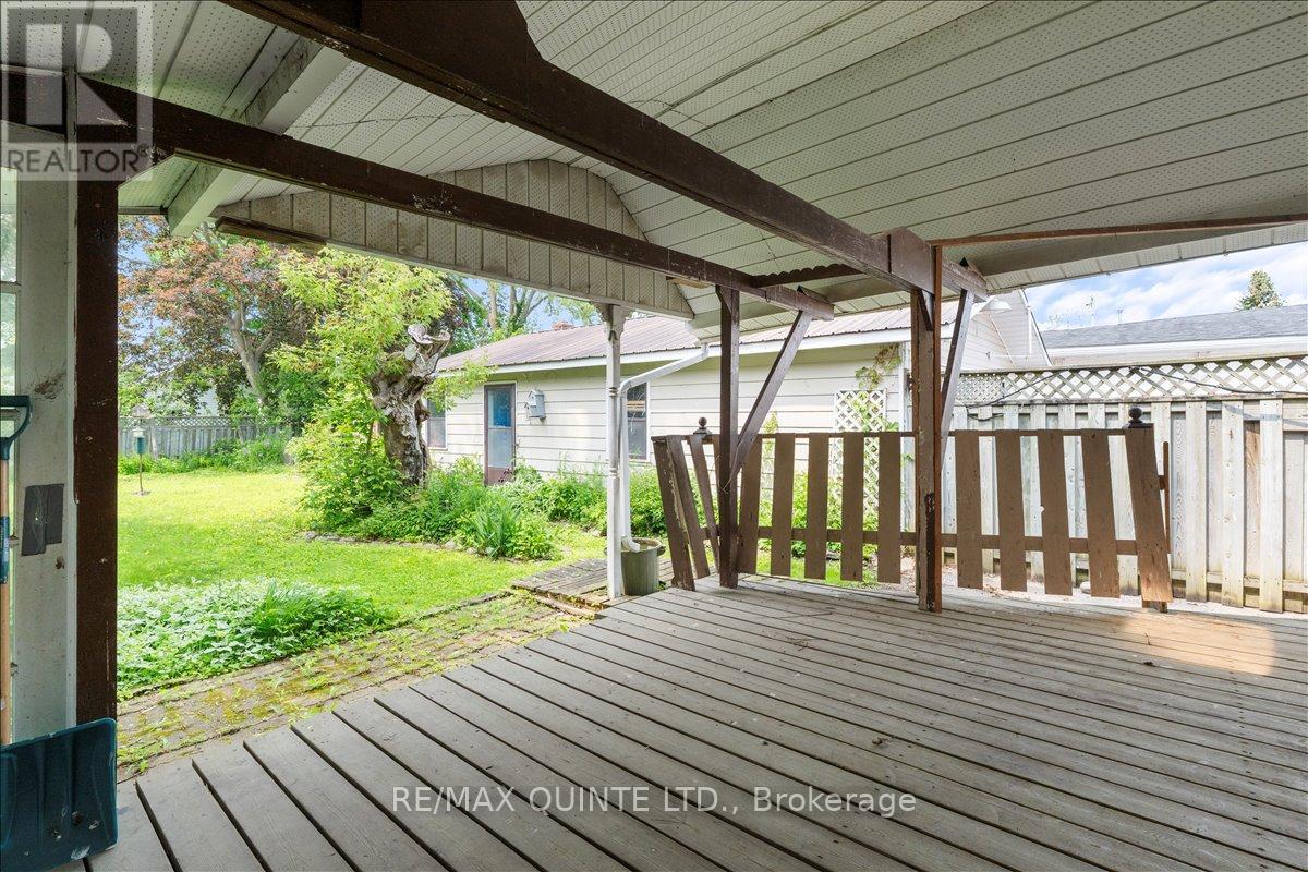 19 Broad Street, Prince Edward County, Ontario  K0K 2T0 - Photo 37 - X12551294