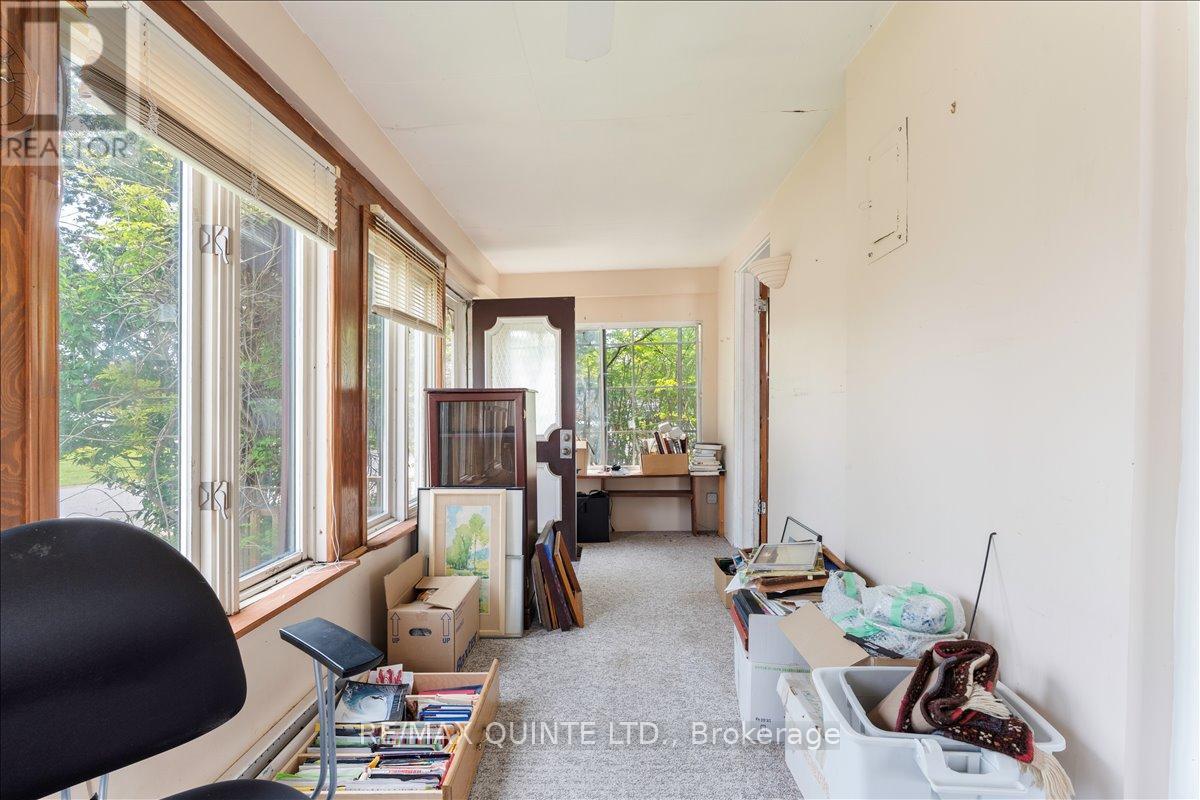 19 Broad Street, Prince Edward County, Ontario  K0K 2T0 - Photo 5 - X12551294