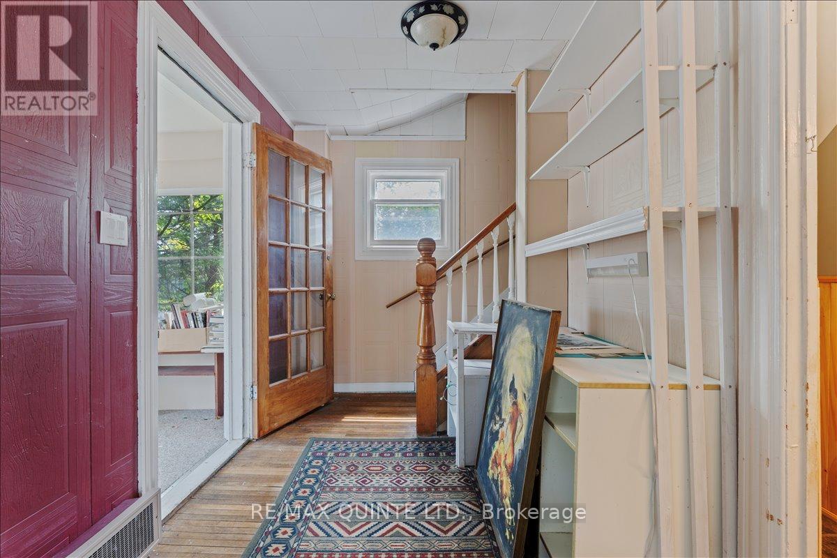 19 Broad Street, Prince Edward County, Ontario  K0K 2T0 - Photo 6 - X12551294