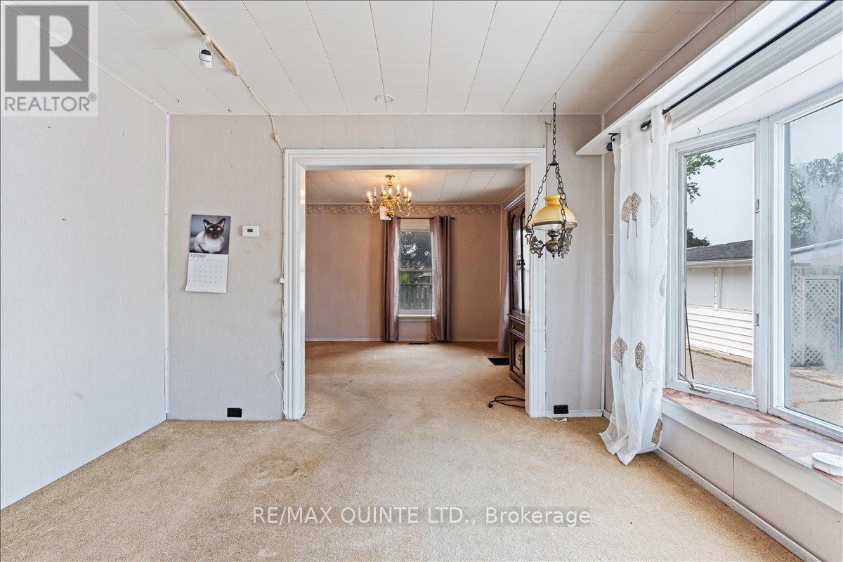 19 Broad Street, Prince Edward County, Ontario  K0K 2T0 - Photo 9 - X12551294