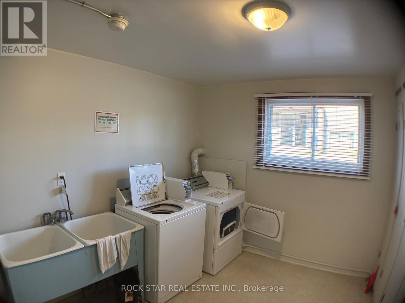 23 Saint Andrews Avenue, Welland, Ontario  L3B 1E2 - Photo 14 - X12440067